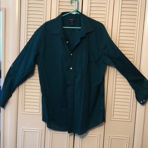 Long sleeve Croft & Barrow button down dress shirt